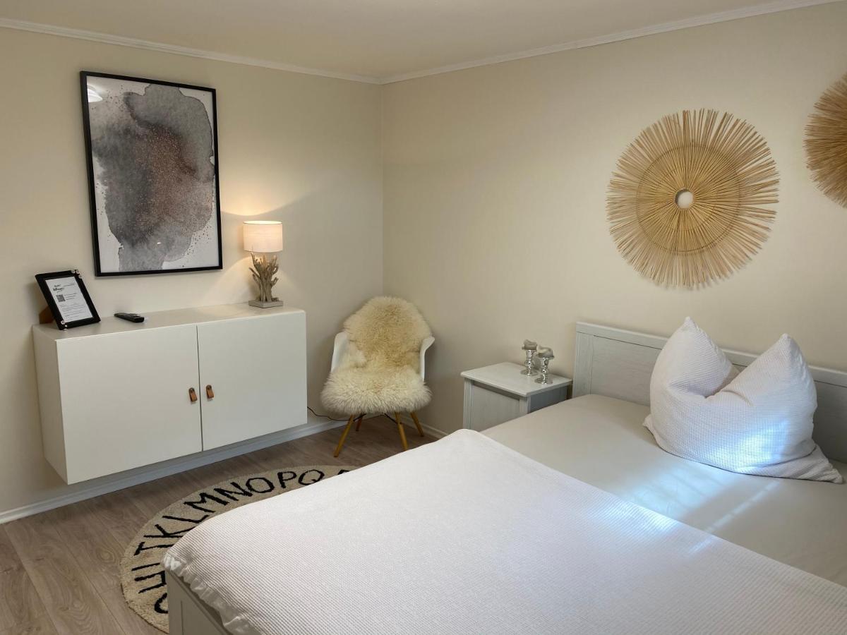 Stylische Wohnung In Ruhiger Lage, Sehr Messenah Laatzen Buitenkant foto