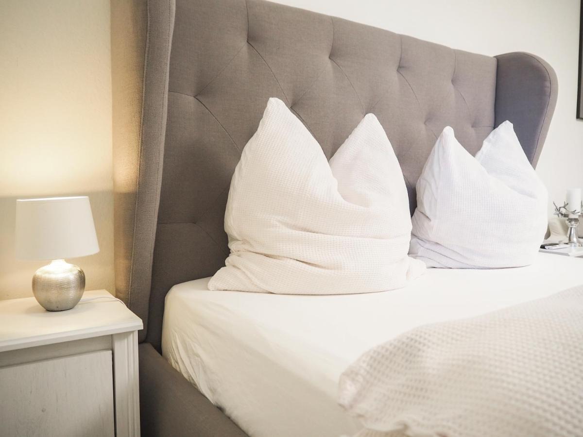 Stylische Wohnung In Ruhiger Lage, Sehr Messenah Laatzen Buitenkant foto