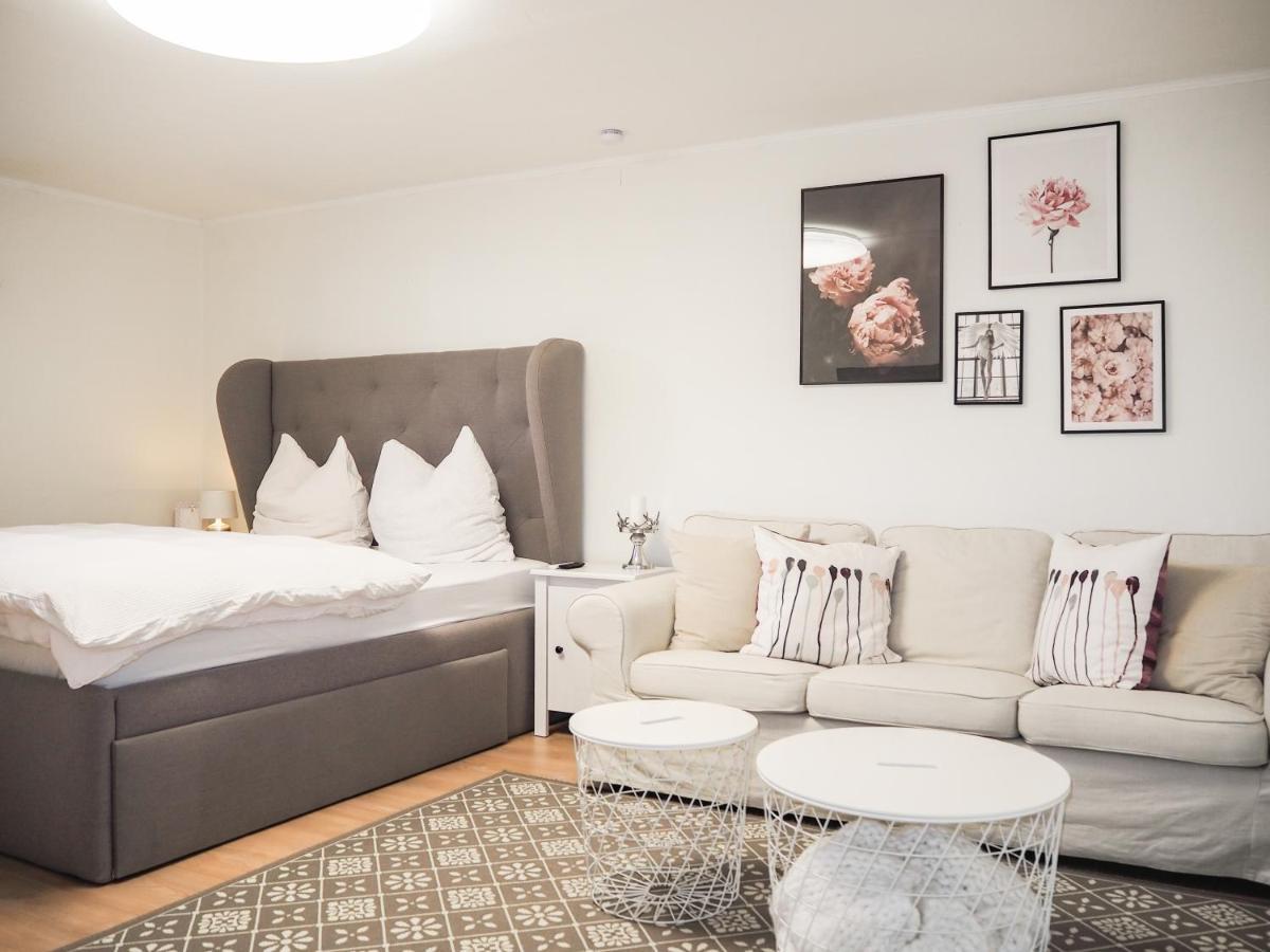 Stylische Wohnung In Ruhiger Lage, Sehr Messenah Laatzen Buitenkant foto